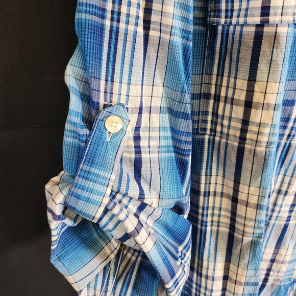 Men's Perry Ellis Casual Button-up, collared shirt, sleeve roll-up buttons - Picture 2 of 4